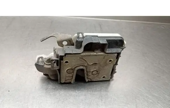 Volkswagen Golf III Front door lock 1H1837015