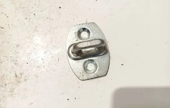 Toyota Avensis T250 Rear door lock loop/hook striker 