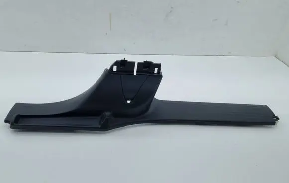Chrysler Pacifica Rear sill trim cover 101869200BLR 6DQ34DX9AE 6D034DX9AE