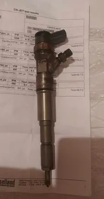 BMW 5 E60 E61 Fuel injector 0445110216