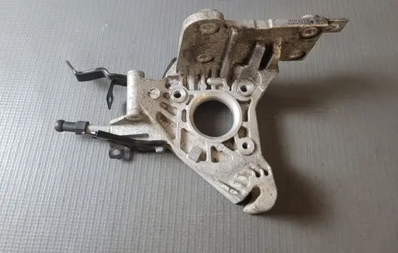 KIA Sportage Fuel pump bracket 211014B308 33100-2u000