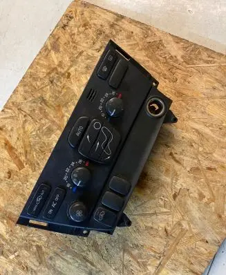 Volvo V70 Climate control unit 30746023 06W33E01 S77340232