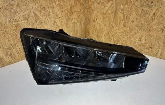 Skoda Scala Headlight/headlamp 90176072 3905397