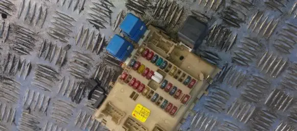 Nissan Almera N16 Fuse box set 24350511310 051402