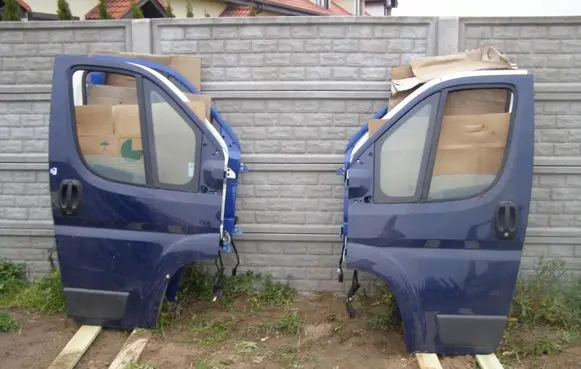 Door (2 Door Coupe)