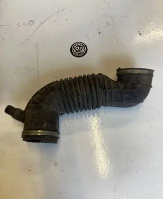 Ford Mondeo Mk III Air intake duct part 1s719c623ah