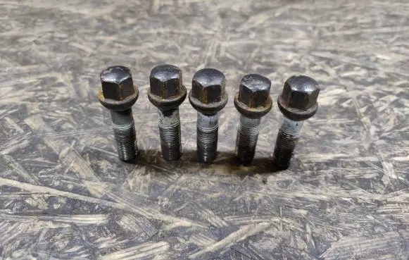 Mercedes-Benz SL AMG R230 Nuts/bolts 