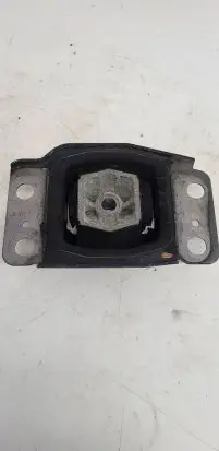 Volvo V70 Engine mount bracket 7G917M121BA