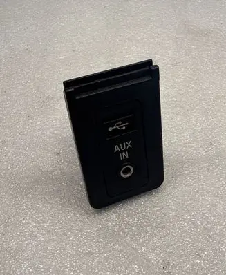 BMW 5 E60 E61 USB socket connector 9138402