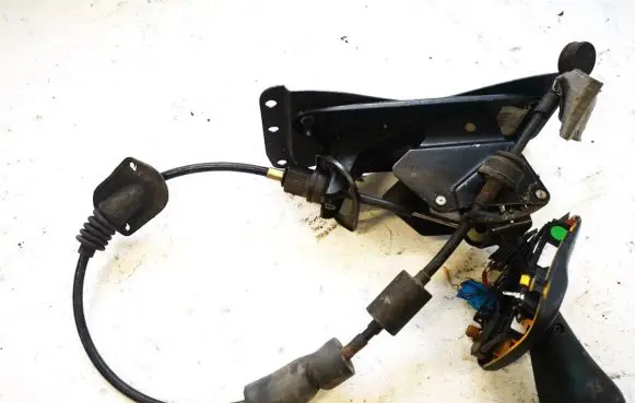 Renault Laguna I Gear shift cable linkage 7700861119