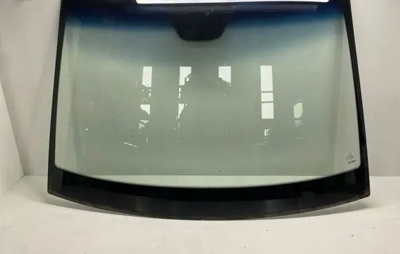 Mercedes-Benz B W245 Front windscreen/windshield window E143R001585