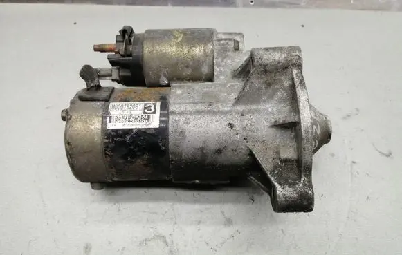 Peugeot 406 Starter motor M0000T82081