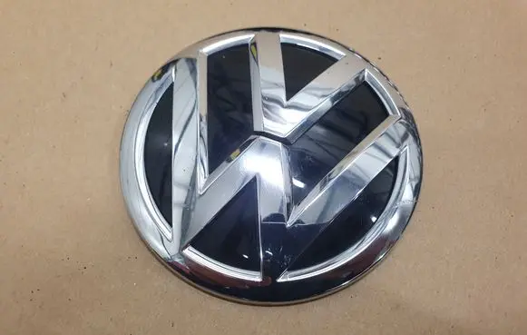 Volkswagen Tiguan Manufacturers badge/model letters 5NA853630