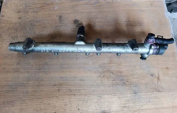 Fuel main line pipe