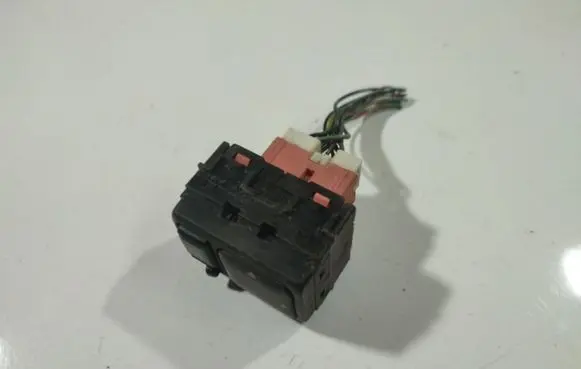 Nissan Pathfinder R51 Wing mirror switch