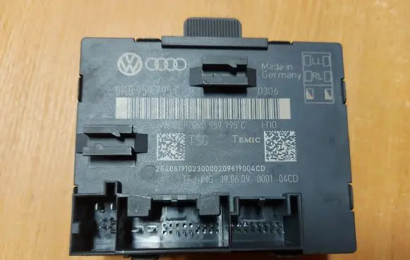 Audi A4 S4 B8 8K Door control unit/module 8K0959795C