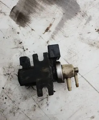 Volvo XC90 Turbo solenoid valve 72190329 30637251