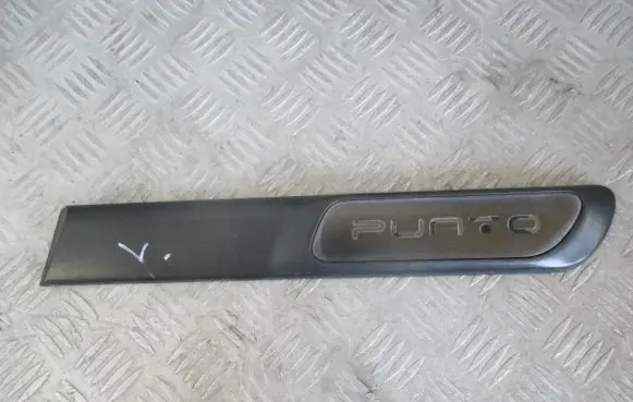 Fiat Grande Punto Rear arch trim 735497352