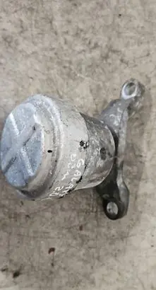 Ford Galaxy Engine mount bracket