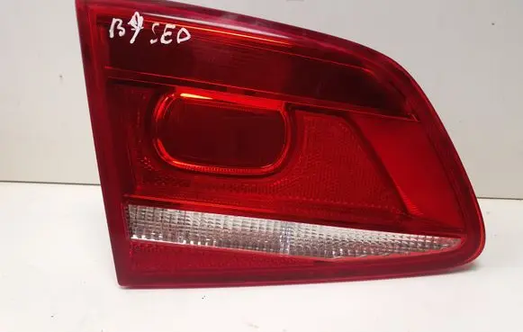 Volkswagen PASSAT B7 Tailgate rear/tail lights 3AE945093K
