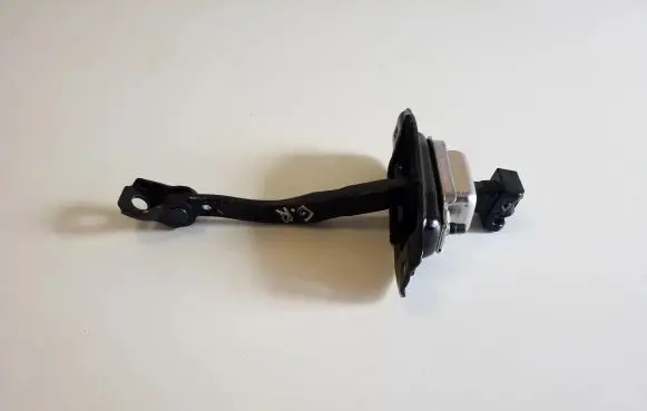 Nissan Qashqai J12 Rear door check strap stopper
