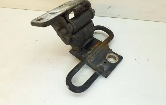 Audi A3 S3 A3 Sportback 8P Front door lower hinge 8E0831411B