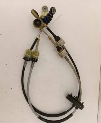 Opel Astra J Gear shift cable linkage 55583487