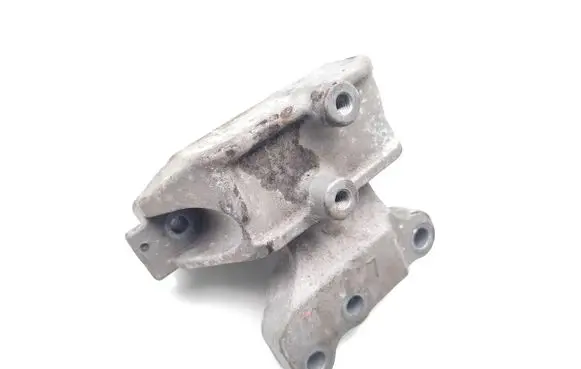 Mitsubishi Outlander Engine mounting bracket