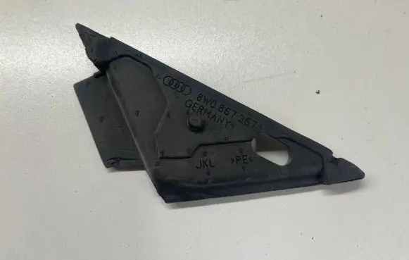 Audi A4 S4 B9 Rear sill trim cover 8W0867367