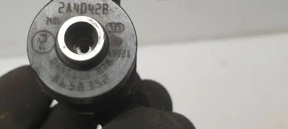 Volvo XC90 Fuel injector 8658352 8456352