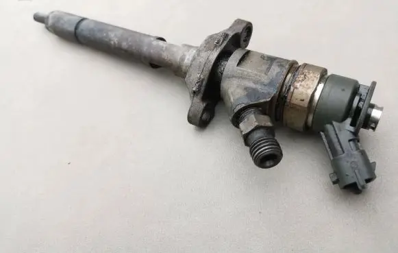 Ford Focus Fuel injector 0445110353