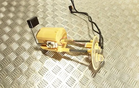 Toyota Yaris Fuel level sensor 