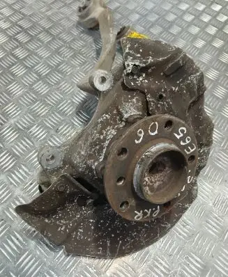 BMW 7 E65 E66 Front wheel hub spindle knuckle