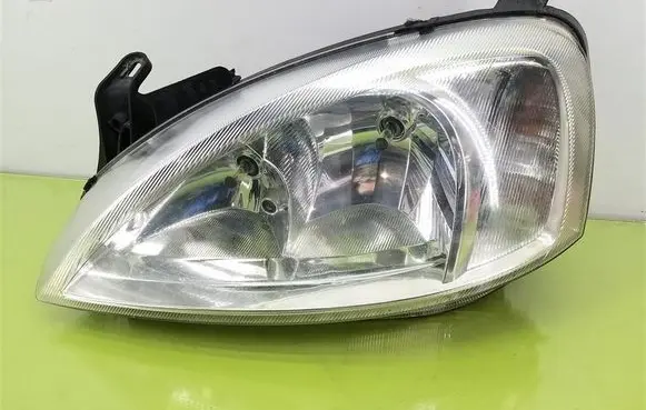 Opel Corsa C Headlight/headlamp 160520M