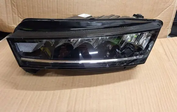 Skoda Octavia Mk4 Headlight/headlamp 5E4941015 LE18A6418 030111823100