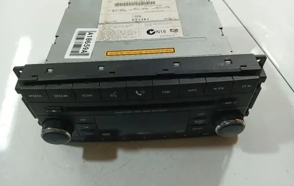 Chrysler Sebring (JS) Radio/CD/DVD/GPS head unit 05064927AE