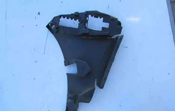 Volkswagen Tiguan Front bumper mounting bracket 571807884