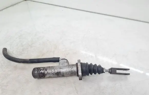 Clutch slave cylinder