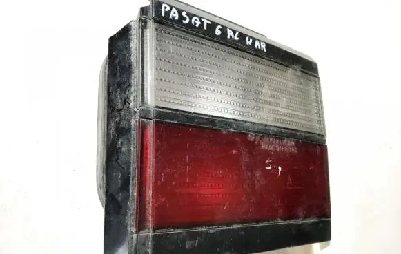 Volkswagen PASSAT B3 Tailgate rear/tail lights 333945108