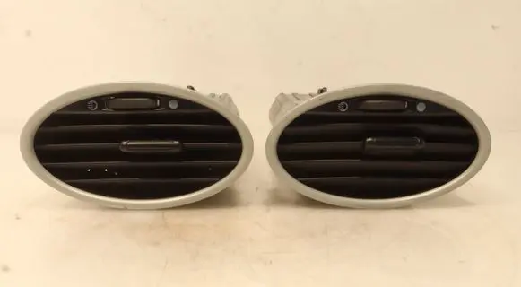 Ford Focus C-MAX Dashboard air vent grill cover trim 4M51A014L21AE