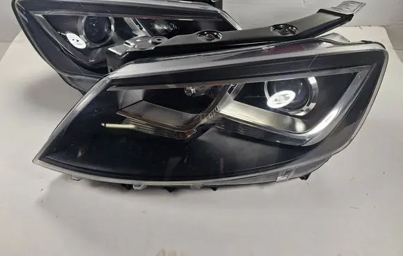 Seat Alhambra (Mk2) Headlights/headlamps set 7N5941752
