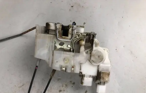 Front door lock
