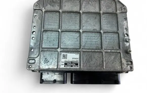 Toyota Auris 150 Engine control unit/module 896610Z250