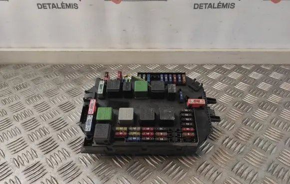 Mercedes-Benz S W221 Fuse box set A2215404550 A2215450001