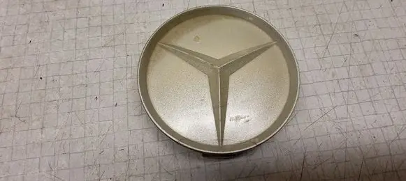 Mercedes-Benz C AMG W203 Non-original wheel cap 