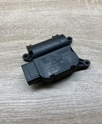 Volkswagen Golf VI Air flap motor/actuator 3C0907511Q 0132801362