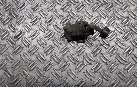 Opel Zafira B Valve vacuum 