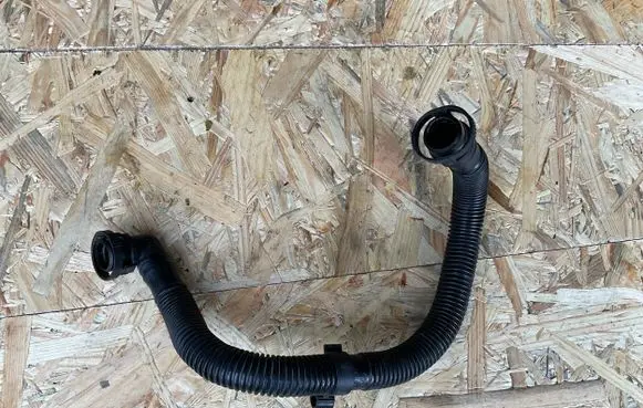 Audi A4 S4 B7 8E 8H Breather hose/pipe 06F103235