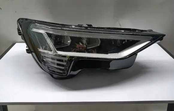 Audi e-tron Headlight/headlamp 4ke941040