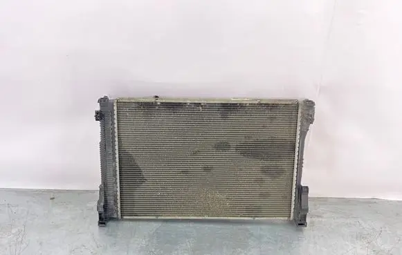 Mercedes-Benz E W212 Coolant radiator A2045003603